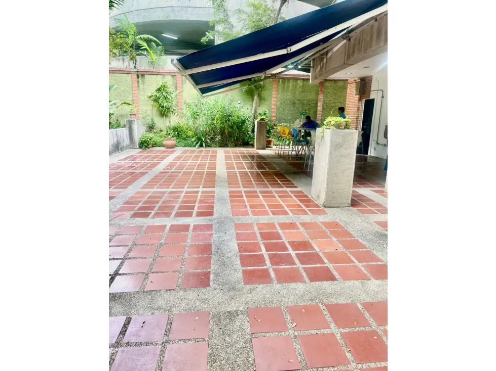 Vendo edificio 4136m2 Las Mercedes 0420 - 9
