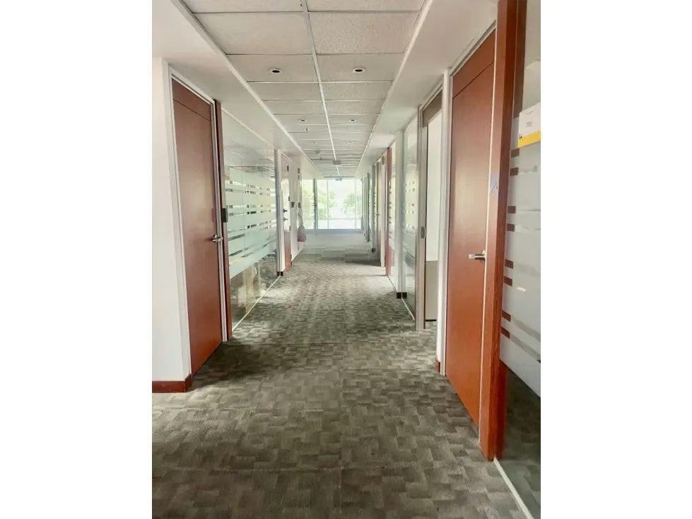 Vendo edificio 4136m2 Las Mercedes 0420 - 10