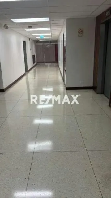 OFICINA EN VENTA - URB. LOS PALOS GRANDES - 2