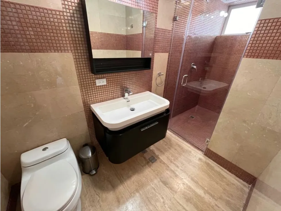 Se alquila apartamento 145m2 La Castellana 0976 - 9