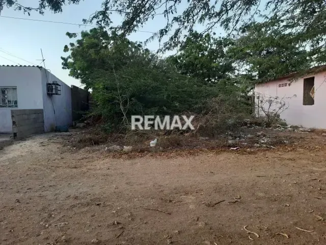 Terreno en Venta, Santa Elena. - 2