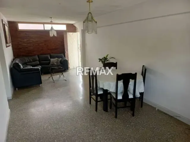 SE VENDE COMODO APARTAMENTO EN LAS MERCEDES - 3