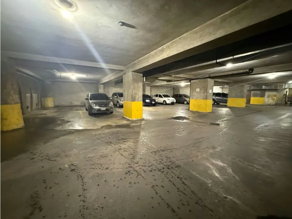 ESTACIONAMIENTO EN VENTA LOS DOS CAMINOS 2000m2 - 23