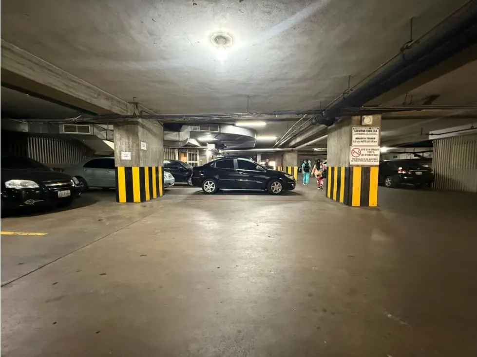 ESTACIONAMIENTO EN VENTA LOS DOS CAMINOS 2000m2 - 10