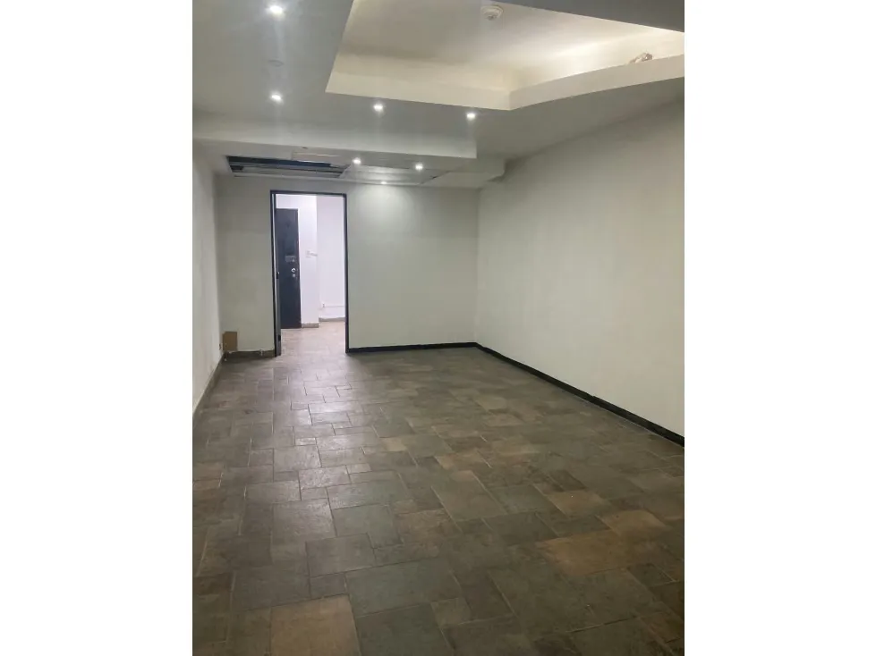 Vendo local comercial 215m2 La Urbina 9571 - 13