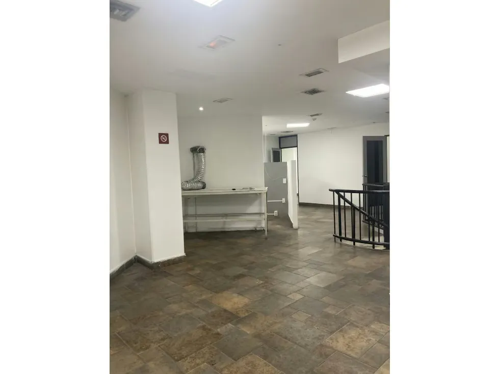 Vendo local comercial 215m2 La Urbina 9571 - 17