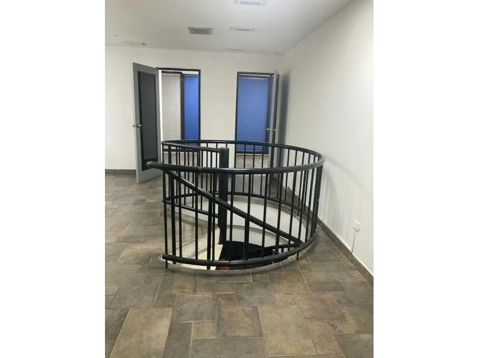 Vendo local comercial 215m2 La Urbina 9571 - 18