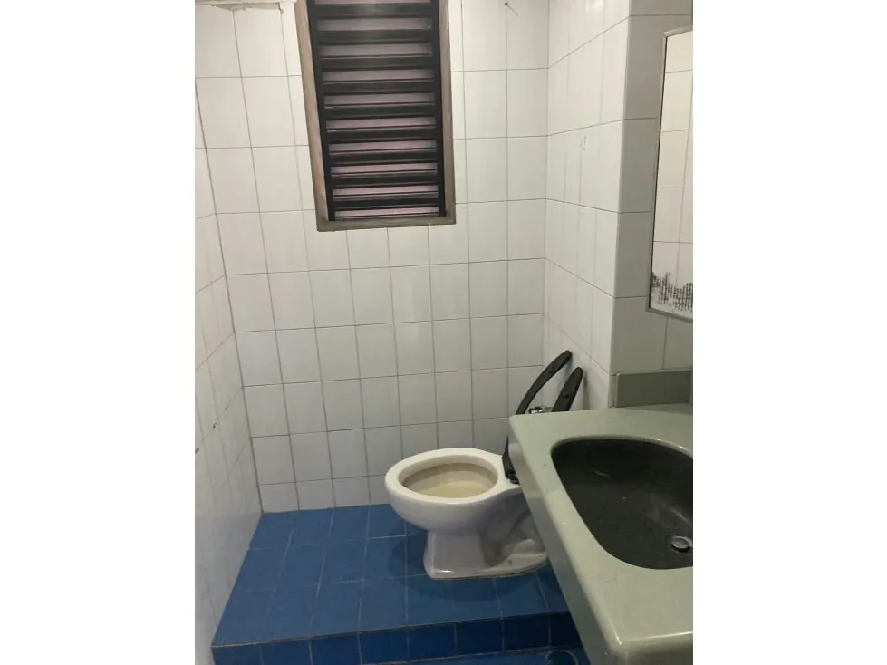 Vendo local comercial 215m2 La Urbina 9571 - 22