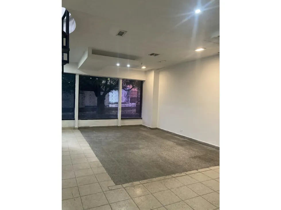 Vendo local comercial 215m2 La Urbina 9571 - 7