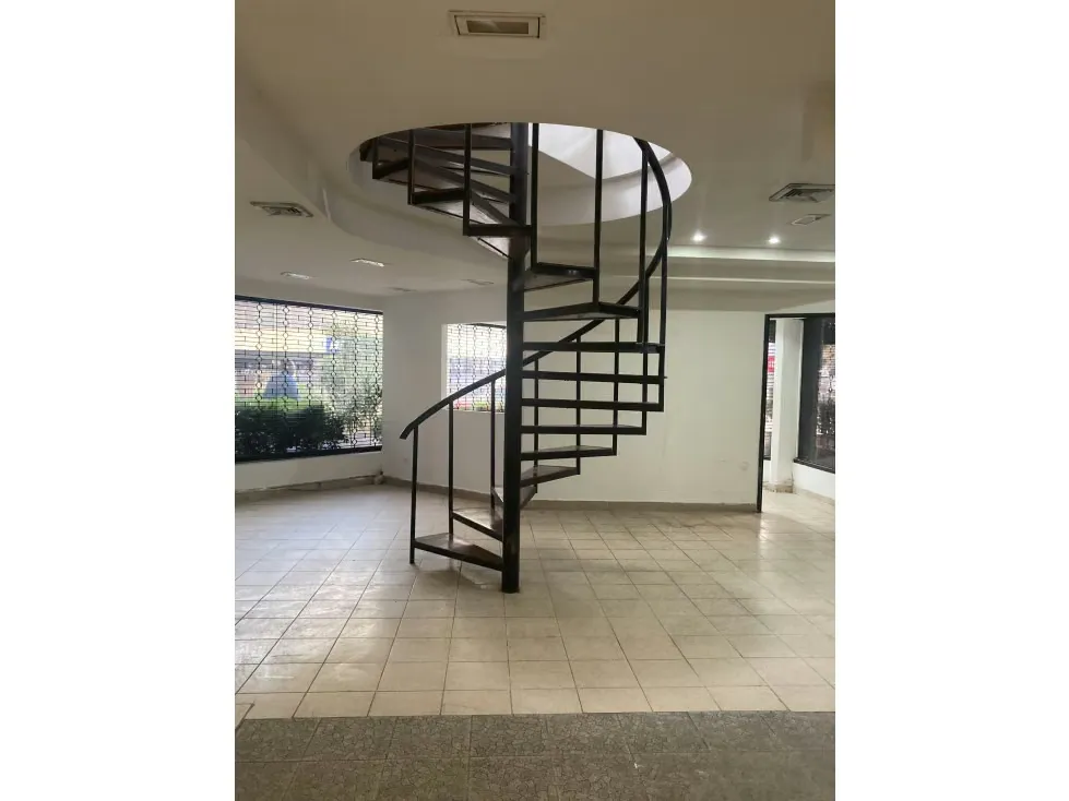 Vendo local comercial 215m2 La Urbina 9571 - 8