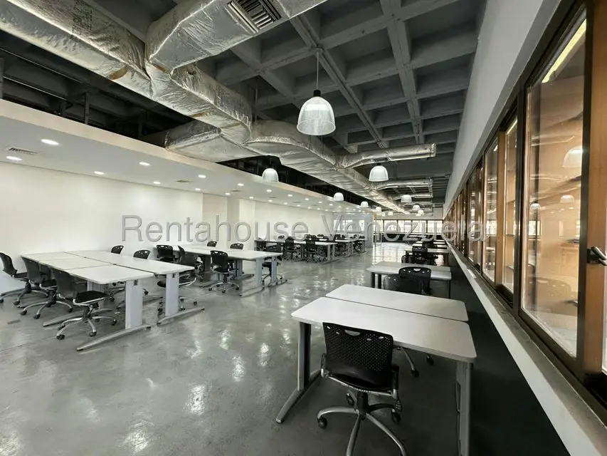 Oficina en Venta en Los Palos Grandes, Distrito Metropolitano - 11