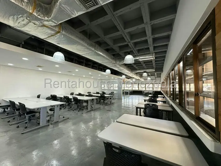 Oficina en Venta en Los Palos Grandes, Distrito Metropolitano - 12