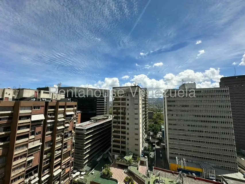 Oficina en Venta en Los Palos Grandes, Distrito Metropolitano - 13