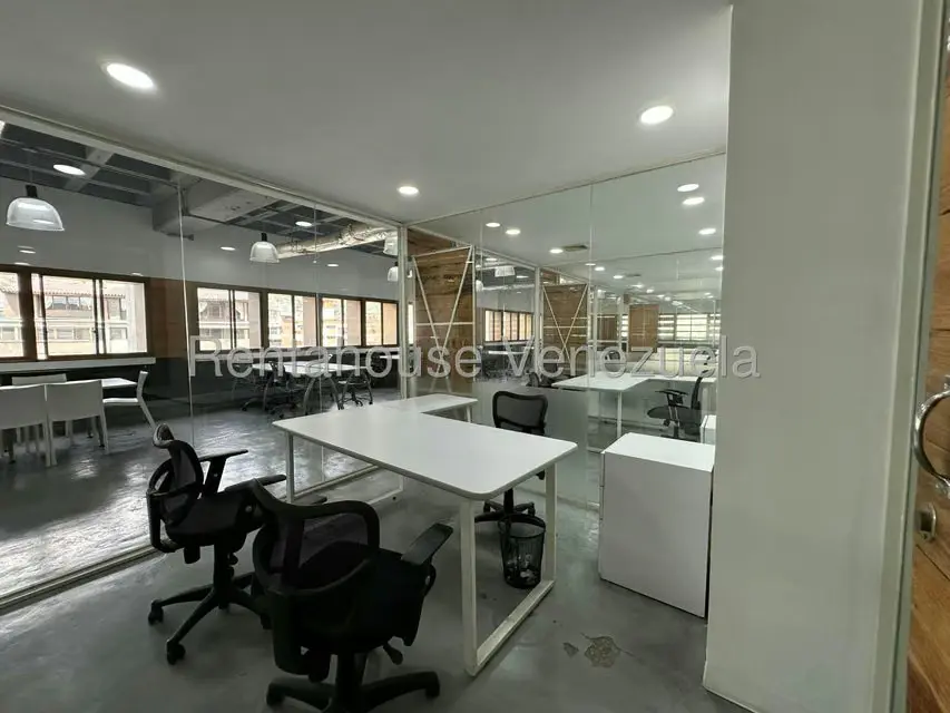 Oficina en Venta en Los Palos Grandes, Distrito Metropolitano - 19