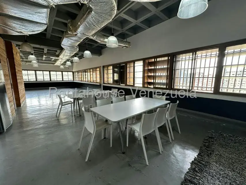 Oficina en Venta en Los Palos Grandes, Distrito Metropolitano - 2