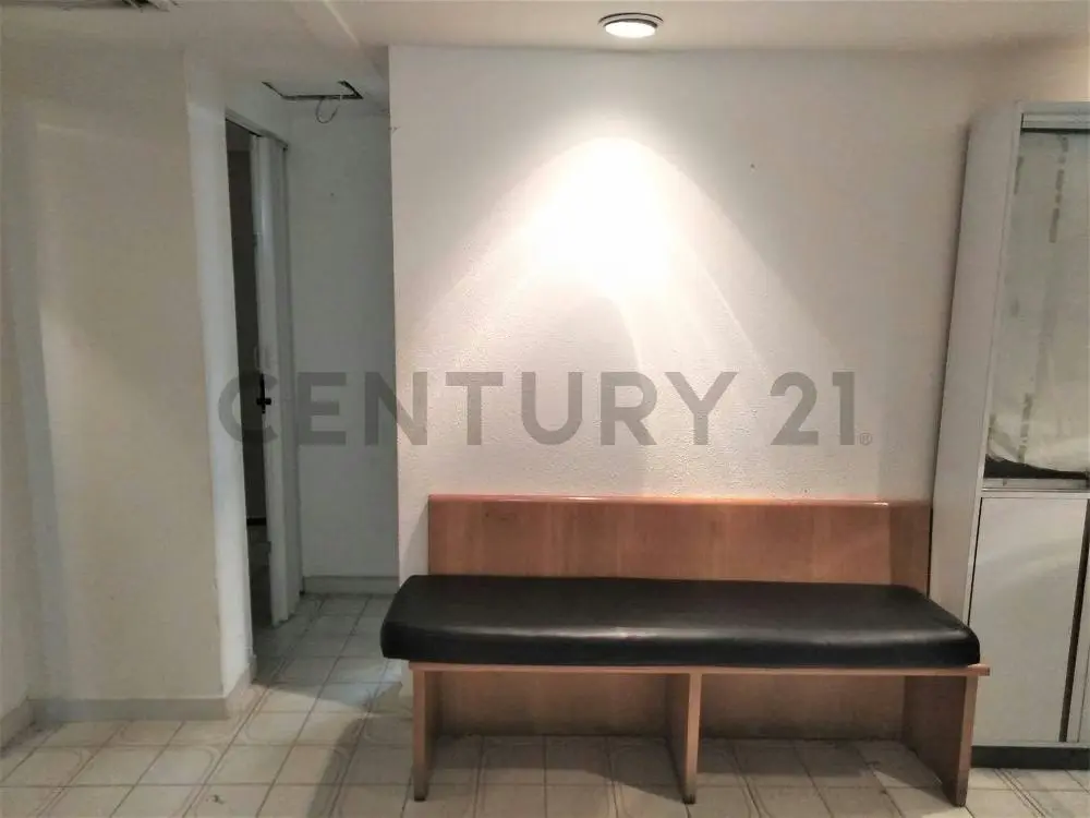 VENTA DE NEGOCIO A PIE DE CALLE, CON EXCELENTE UBICACIÓN COMERCIAL - 11