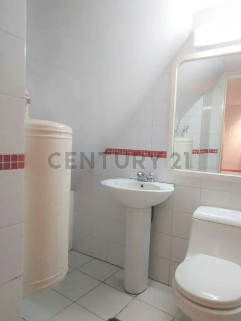 VENTA DE NEGOCIO A PIE DE CALLE, CON EXCELENTE UBICACIÓN COMERCIAL - 7