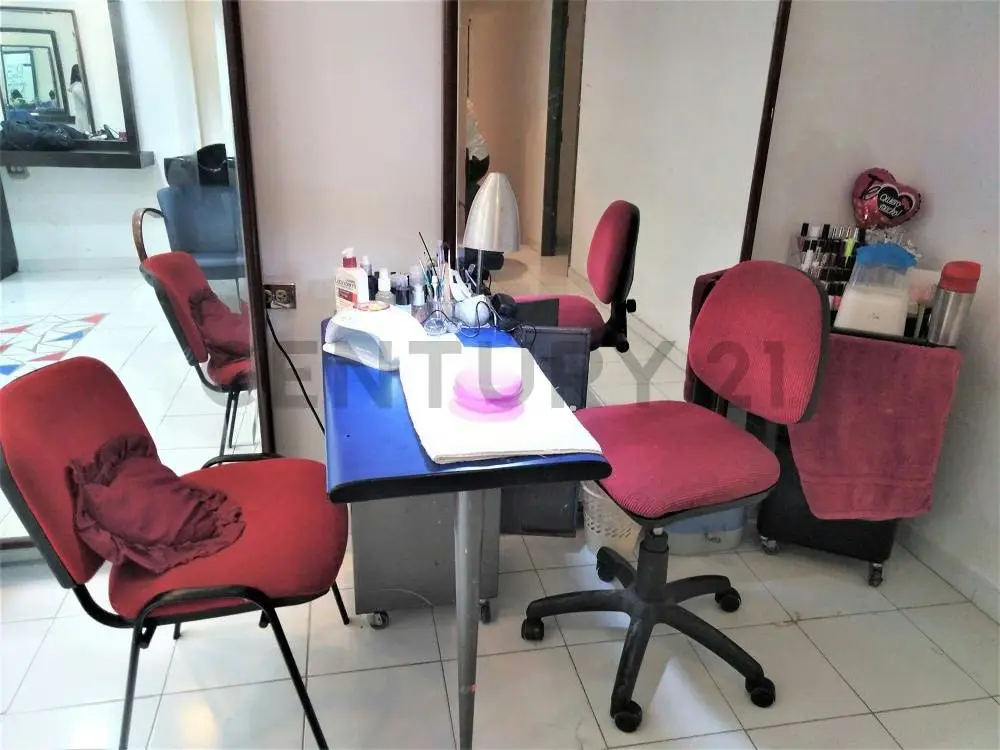 VENTA DE NEGOCIO A PIE DE CALLE, CON EXCELENTE UBICACIÓN COMERCIAL - 8