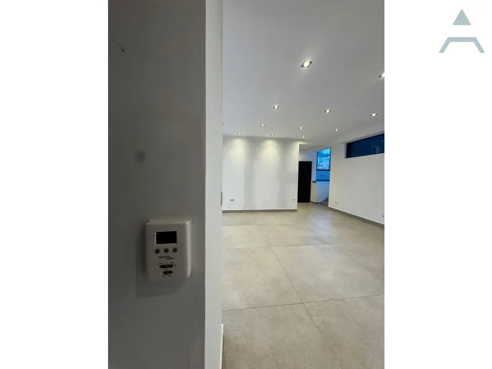 Se alquila Local comercial 310m² 3B/2E Las Mercedes - 11