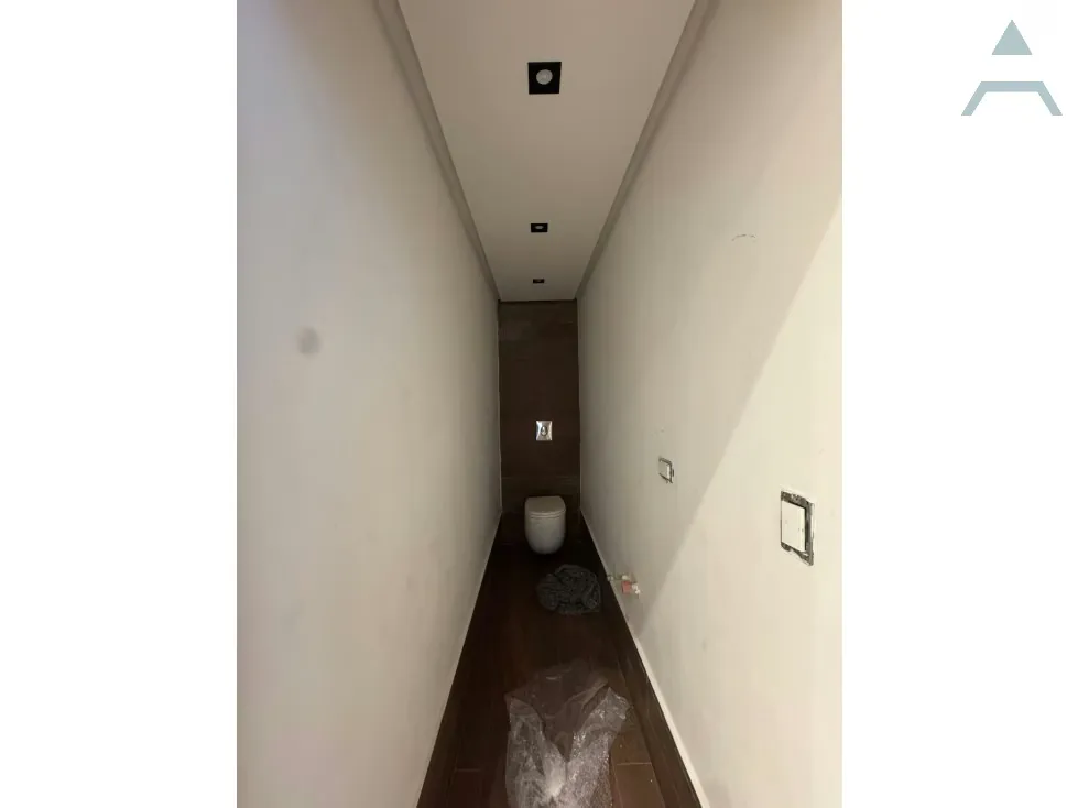 Se alquila Local comercial 310m² 3B/2E Las Mercedes - 13