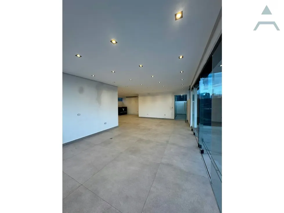 Se alquila Local comercial 310m² 3B/2E Las Mercedes - 9