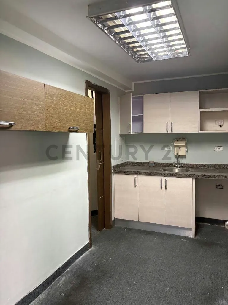 CCCT OFICINA EN ALQUILER PARA REMODELAR - 3
