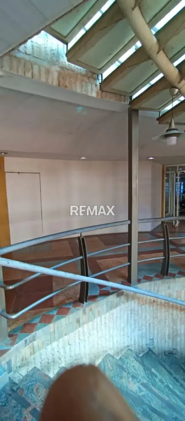 En venta. Local comercial en Centro Comercial Camino Real Nivel feria