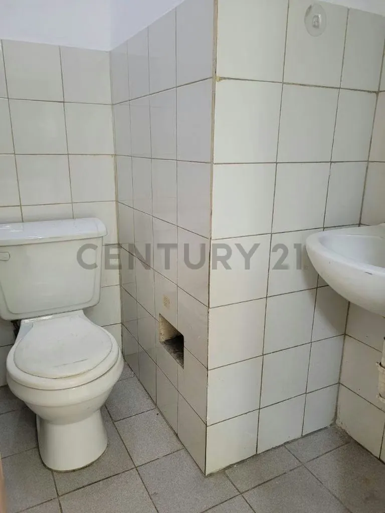 Local Comercial en Alquiler, LECHERIA C.C Galery Center - 12