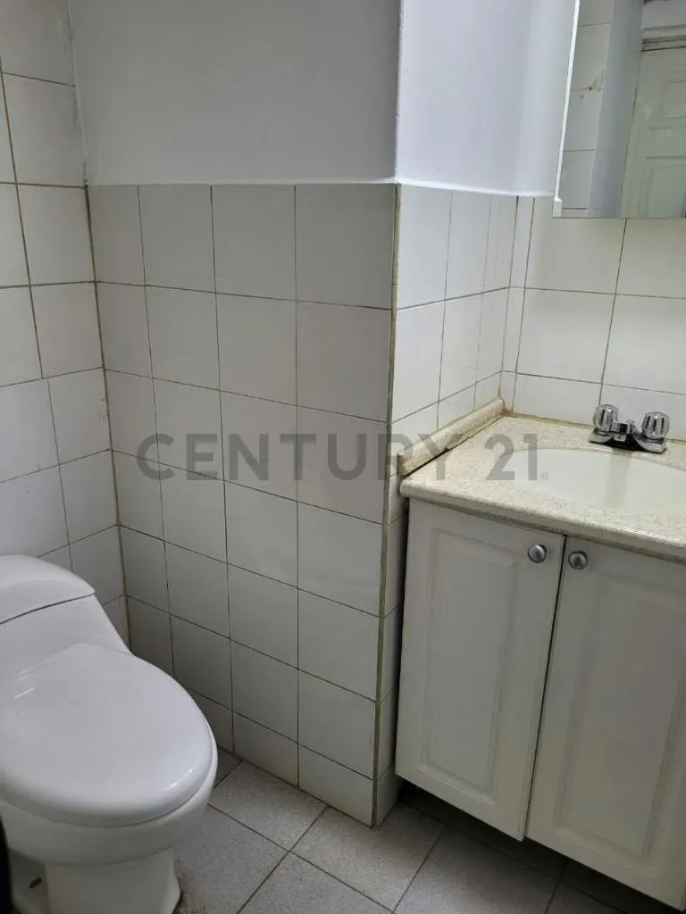 Local Comercial en Alquiler, LECHERIA C.C Galery Center - 14