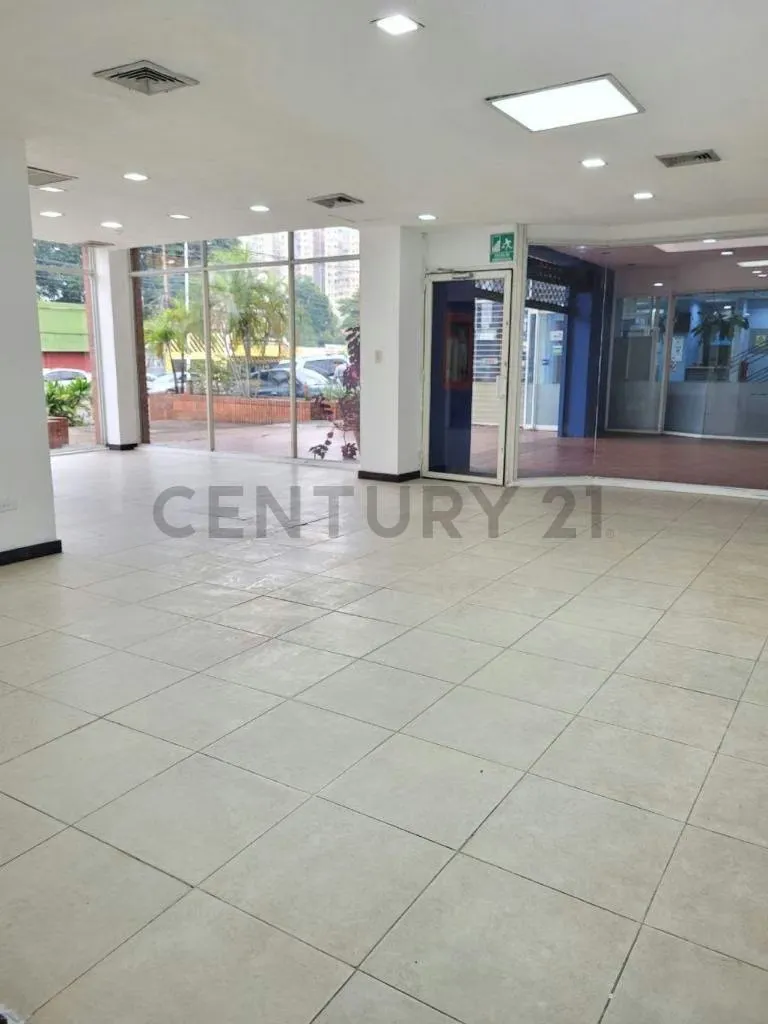 Local Comercial en Alquiler, LECHERIA C.C Galery Center - 5