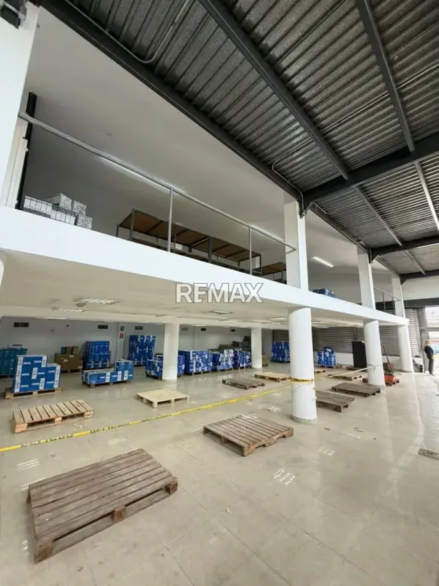 Galpon en Venta Av. La Limpia - 6