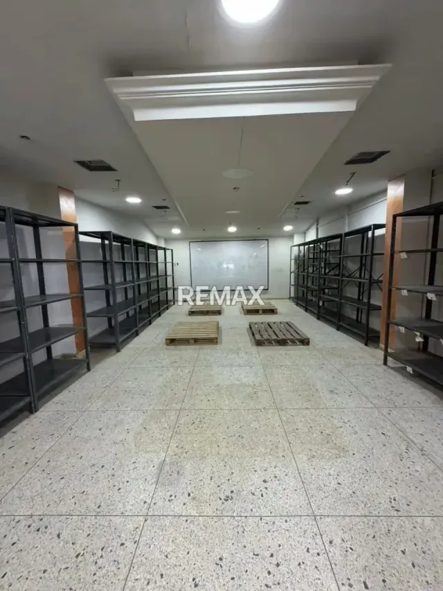 Galpon en Venta Av. La Limpia - 7