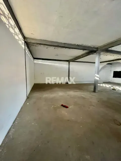 En venta Local Comercial estratégico Sector la Flecha - 2