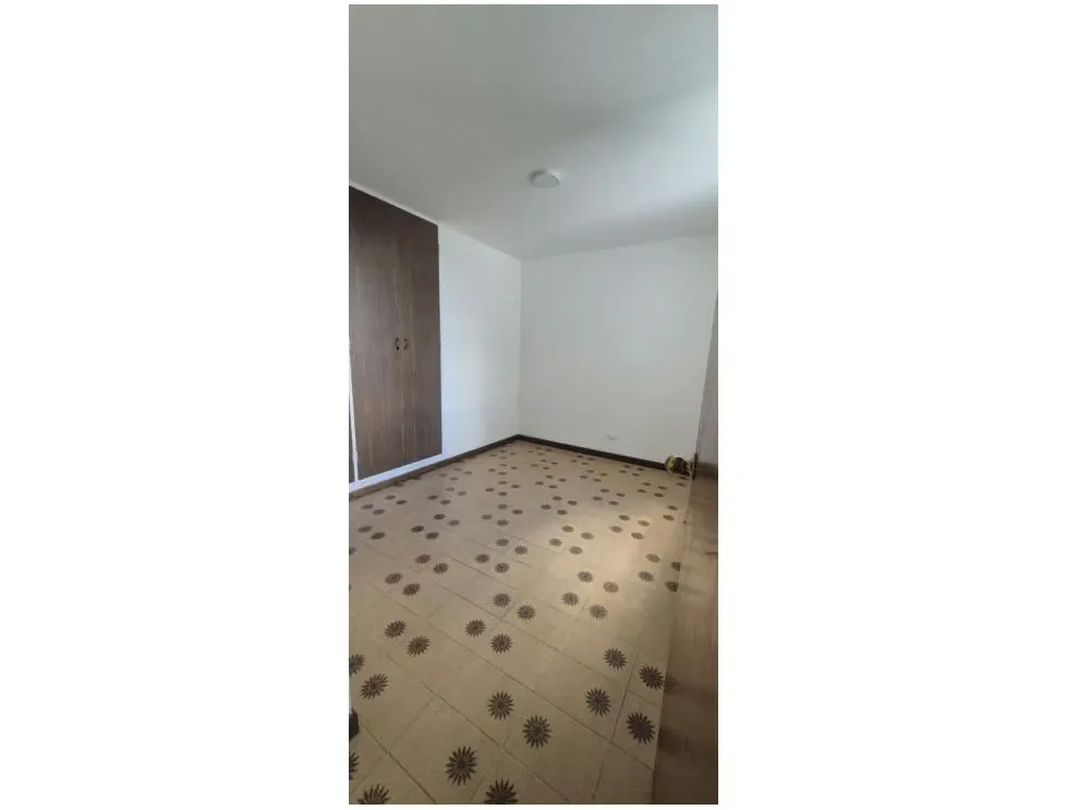 Se alquila apartamento 100m2 El Marqués 4725 - 6