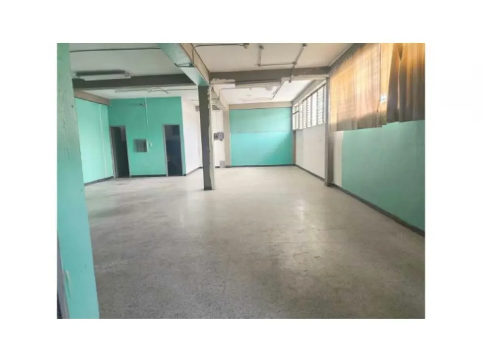 Alquilo depósito/galpon 130m2 El Llanito 4724
