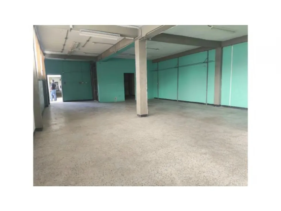 Alquilo depósito/galpon 130m2 El Llanito 4724 - 2