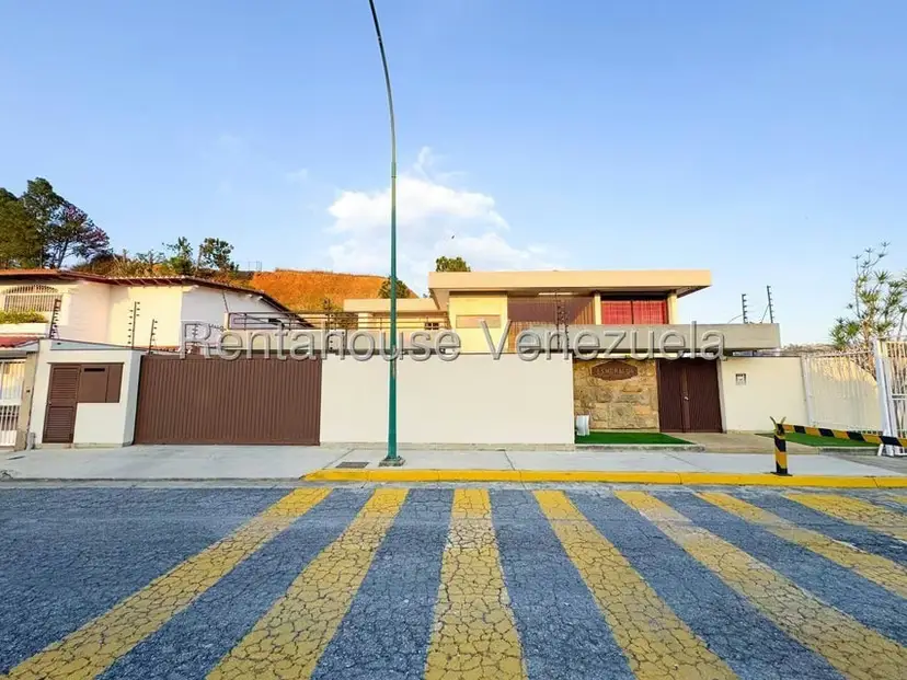 Casa (Duplex) en Venta en Los Naranjos del Cafetal, Distrito Metropolitano