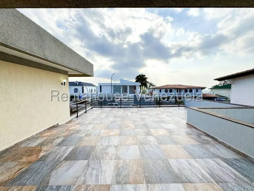 Casa (Duplex) en Venta en Los Naranjos del Cafetal, Distrito Metropolitano - 32