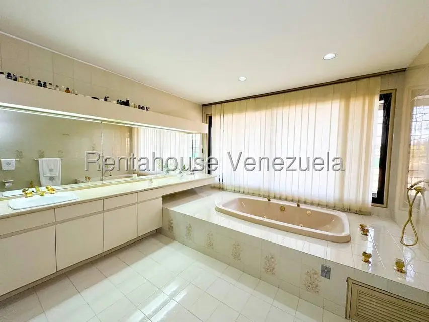 Casa (Duplex) en Venta en Los Naranjos del Cafetal, Distrito Metropolitano - 63