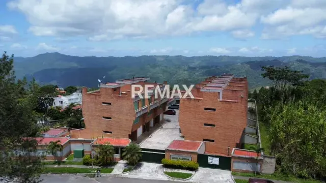 TownHouse en venta en Loma Linda - 5