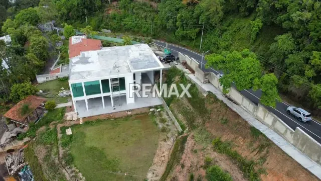 Casa en Venta en Cerro Verde - 3