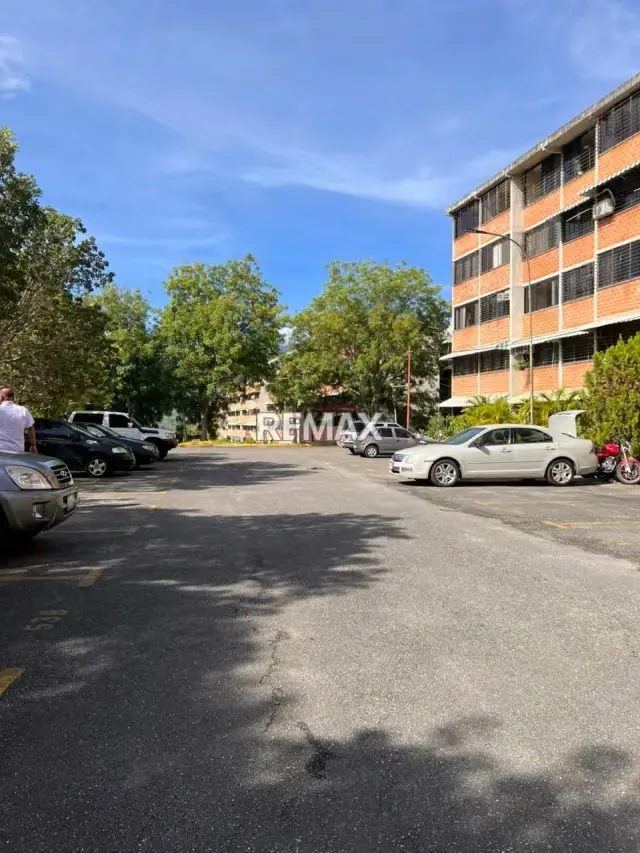 Apartamento en Venta en Ciudad Casarapa, Guarenas | 3 Habitaciones | 2 Baños | 74 m²
