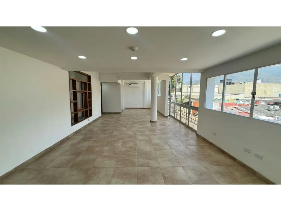 Oficina en Alquiler Las Mercedes 103 m2