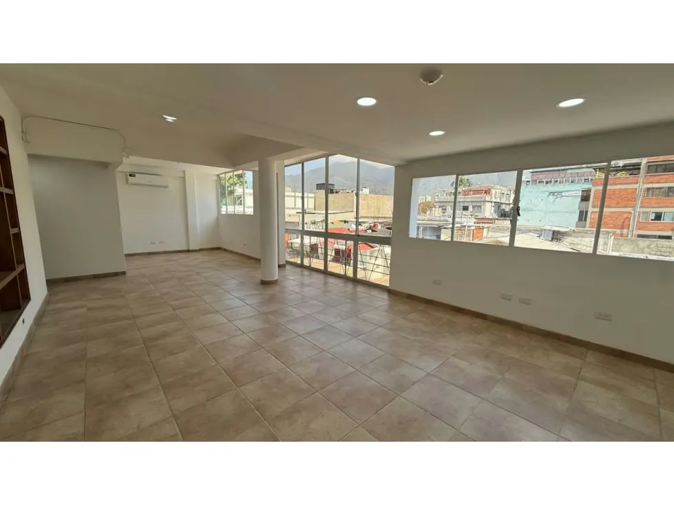 Oficina en Alquiler Las Mercedes 103 m2 - 2
