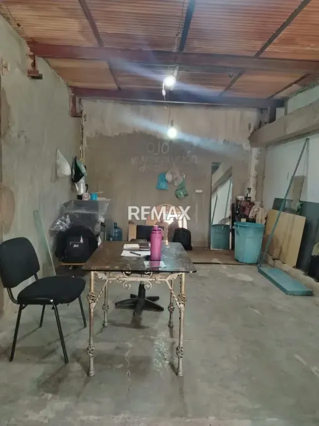 Terreno comercial en venta en el Sector 18 de Octubre, en avenida principal, Maracaibo - 5
