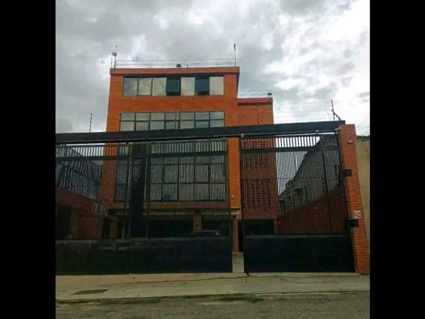 Local Comercial Piso Industrial en Alquiler, piso 1