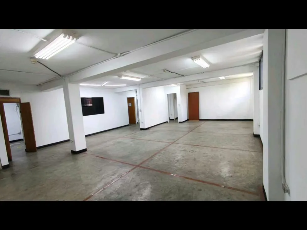 Local Comercial Piso Industrial en Alquiler, piso 1 - 2