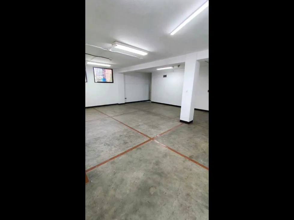 Local Comercial Piso Industrial en Alquiler, piso 1 - 3