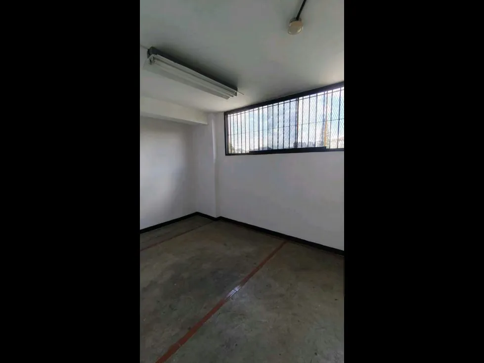 Local Comercial Piso Industrial en Alquiler, piso 1 - 4