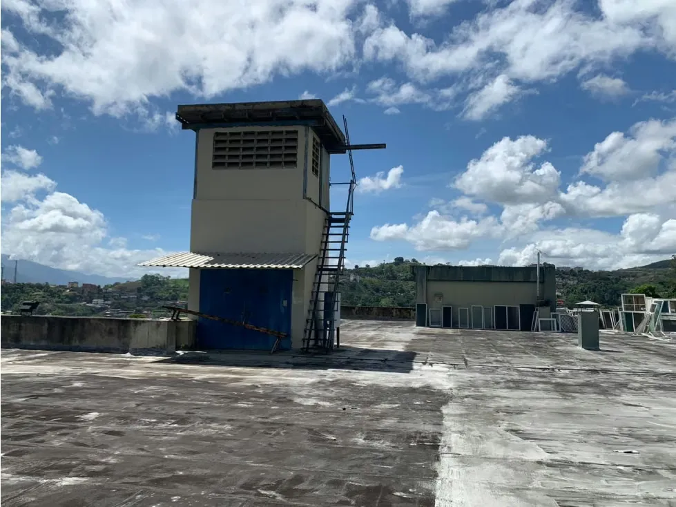 Vendo edificio industrial 5277m2 Filas de Mariche 6124 - 38